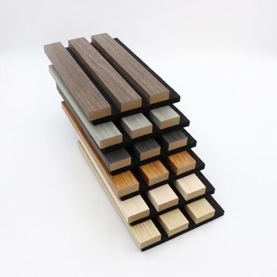 방연제 절연제를 가진 애완 동물 WPC 청각적인 벽면 널