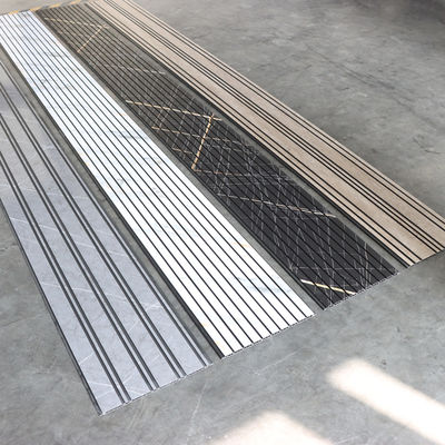 벽용 장식 PVC 천장 패널 상업용 PVC 벽 덮개 실내 벽 패널 내구성이 뛰어나고 청소가 용이한 벽 재료