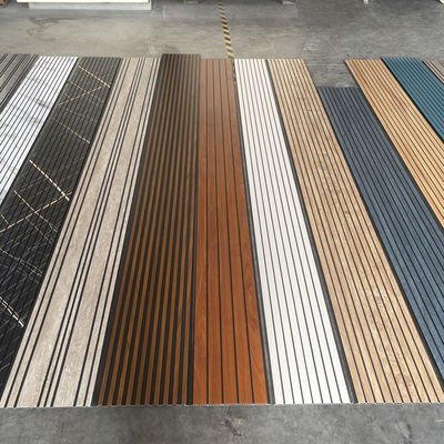 벽 장식용 3D 엠보싱 PVC 천장 패널 현대적인 벽 패널 질감 표면 PVC 벽 덮개 청소 용이