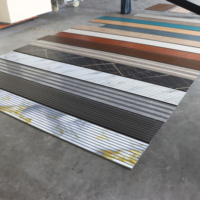 상업용 품질의 PVC 천장 패널 벽용 방수 수분 방지 PVC 벽판 상점 호텔 레스토랑용