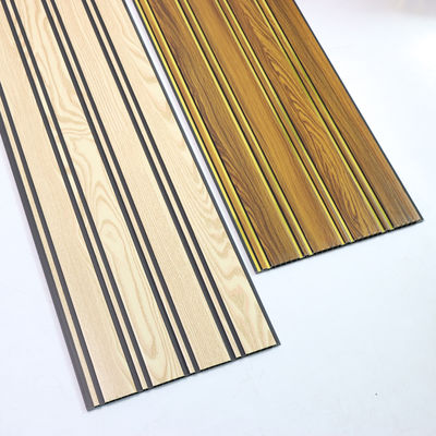 벽에 숨겨진 클립 시스템을 가진 PVC 천장 패널