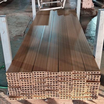 장수형 외관 WPC 데킹 ∙ 홀로 코어 디자인의 방수 복합 목재 플라스틱 바닥