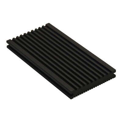 야외 WPC 합성 칸막이 텅 비어 있습니다.