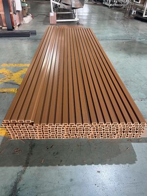 내화성 야외 WPC 복합 통앤그루브 벽 패널 PVC 벽 클래딩