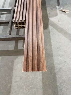 맞춤형 환경 친화적 인 실내 불규칙 격자 Wpc 벽 패널 160x24 클래딩