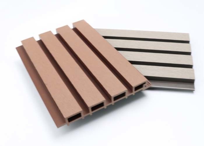 야드 장식을 위해 친절하게 야외인 나무로 된 구성 Wpc 벽판지 피복재 고급 Eco