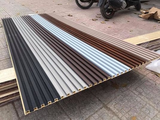 나무로 된 곡물 PVC WPC 벽판지는 벽체 패널 WPC 3D 벽판지에게 피리 같은 소리로 말했습니다