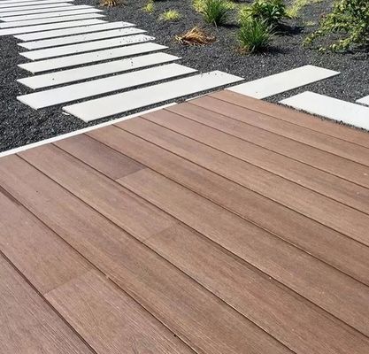 140x25mm 합성 데크 이사회는 정원을 위해 꾸미는 플라스틱 복합체를 나무로 덮습니다