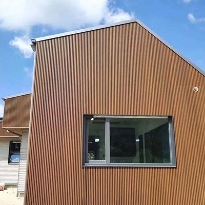 수지나무판 외벽 패널 Co는 세로홈이 형성된 WPC 클래딩 패널을 밀어냈습니다