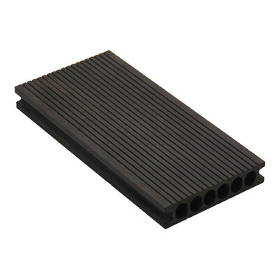 야외 WPC 합성 칸막이 텅 비어 있습니다.